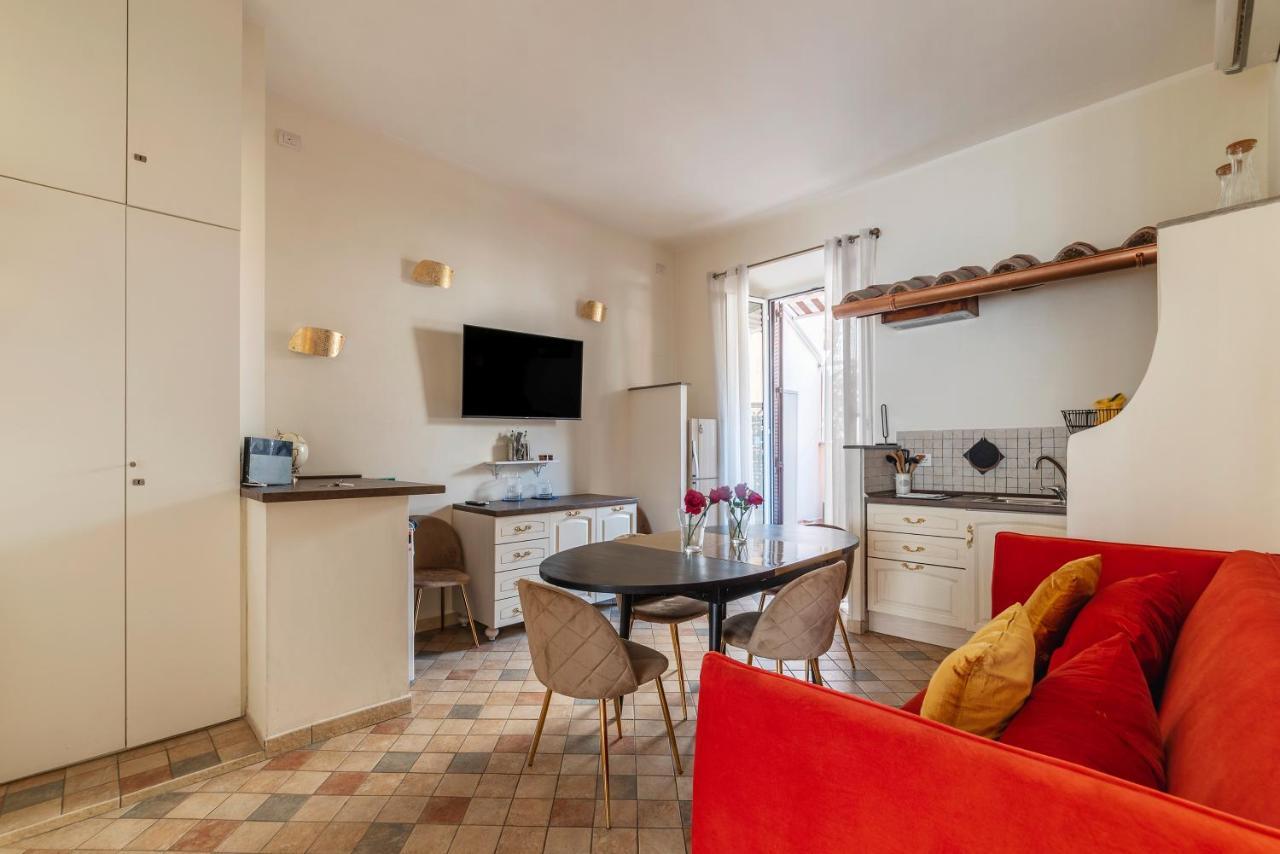 Apartment 4-rooms Flat At Vatican